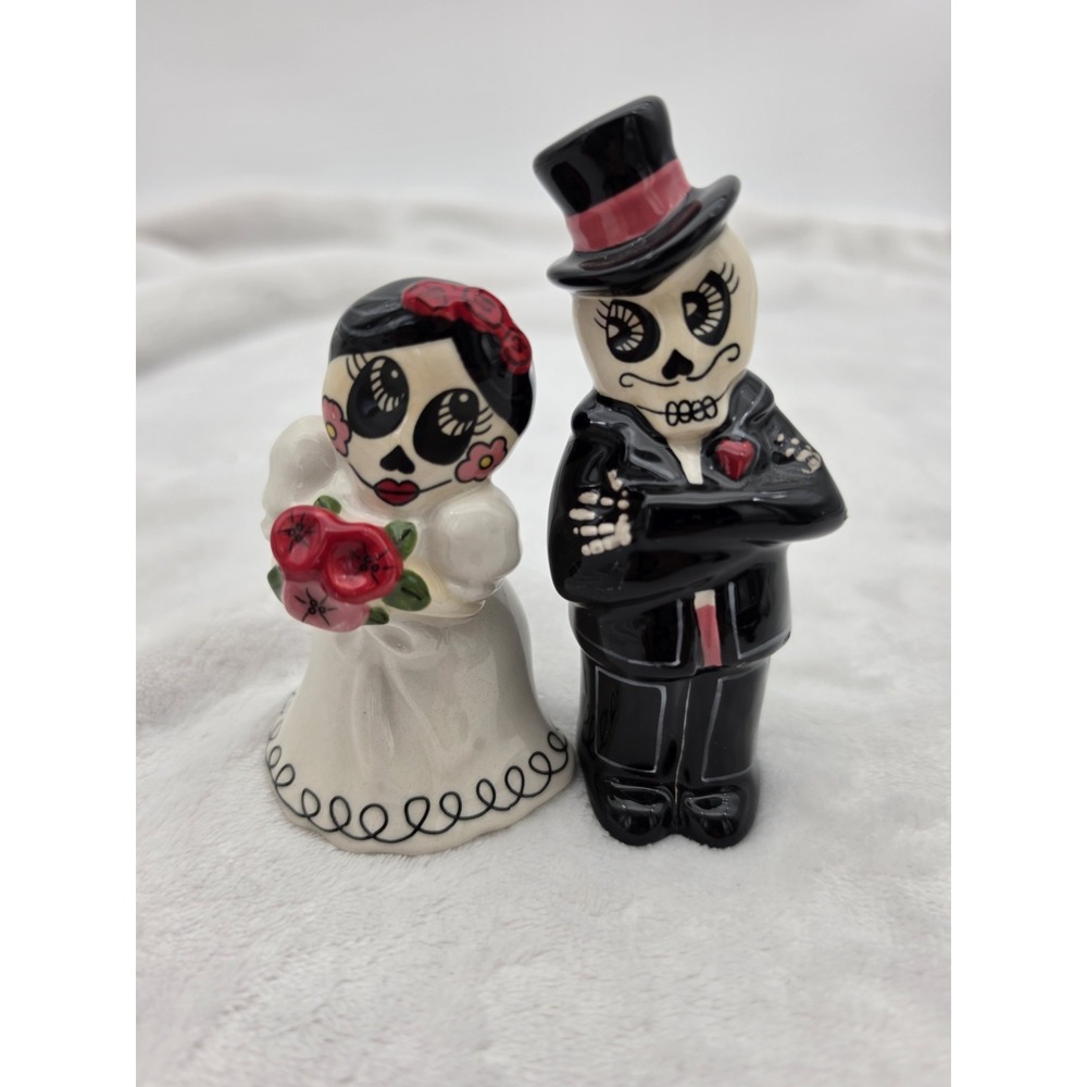 Day Of The Dead Salt And Pepper Shakers sugar skull Man woman Día de los Muertos